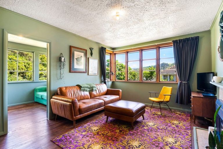 Photo of property in 18 Boyd Grove, Naenae, Lower Hutt, 5011