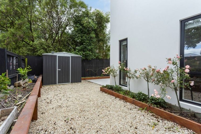 Photo of property in 8a Defoe Place, Waltham, Christchurch, 8023