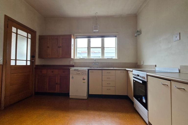 Photo of property in 13 Mahoe Street, Eastbourne, Lower Hutt, 5013