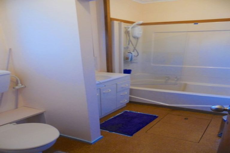 Photo of property in 2 Resolution Place, Bryndwr, Christchurch, 8053