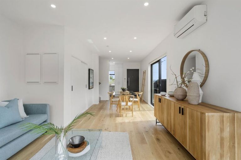 Photo of property in 1c Lowe Street, Belmont, Auckland, 0622