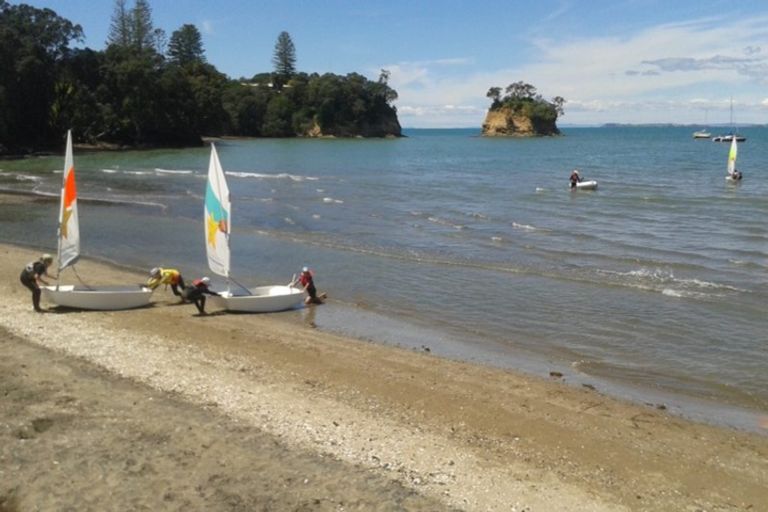 Photo of property in 13a Ridge Road, Waiake, Auckland, 0630