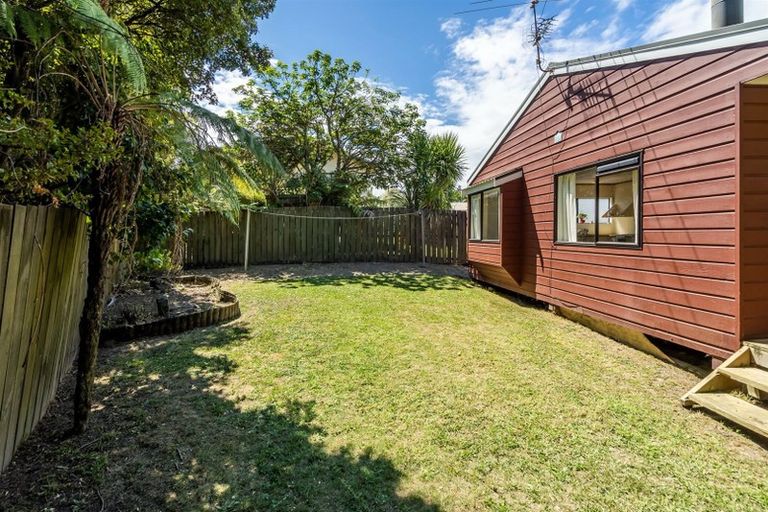 Photo of property in 1/25 Heathglen Place, Bayview, Auckland, 0629