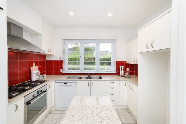 Photo of property in 4 Awatea Terrace, Hokowhitu, Palmerston North, 4410