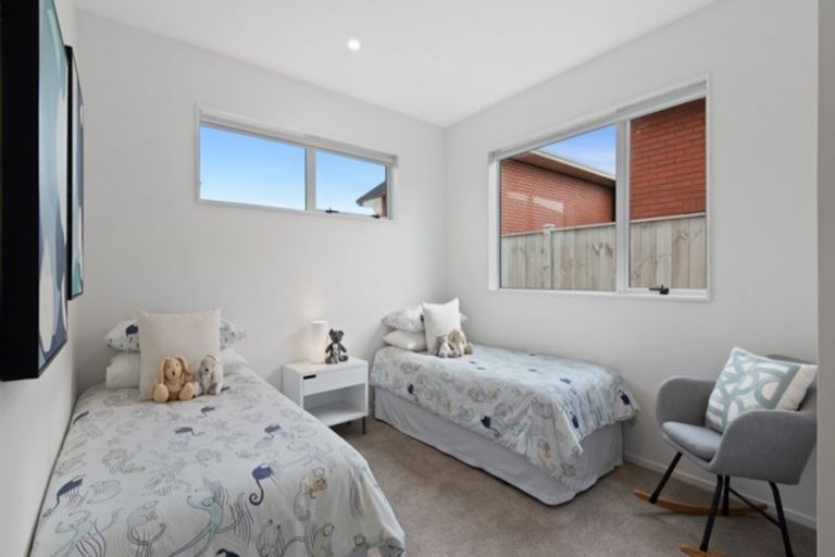 Photo of property in 23 Waituarua Drive, Takanini, 2112