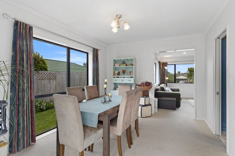 Photo of property in 16 Dorchester Place, Nawton, Hamilton, 3200