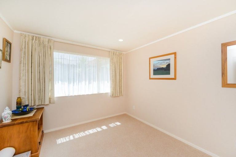 Photo of property in 100 Parnell Heights, Kelvin Grove, Palmerston North, 4414