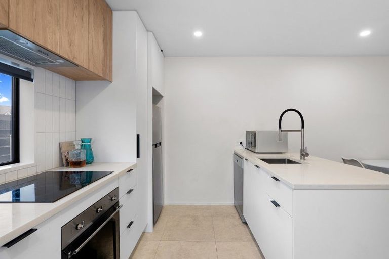 Photo of property in 2/24 Devonport Lane, St Albans, Christchurch, 8014