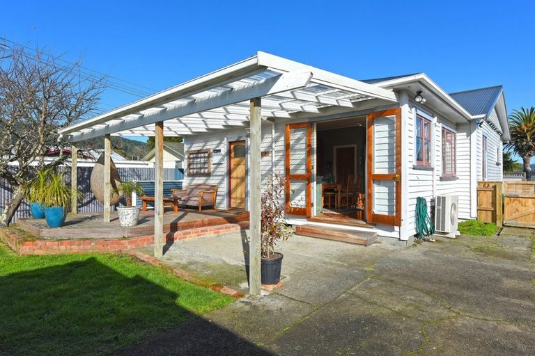 Photo of property in 23 Ward Street, Trentham, Upper Hutt, 5018