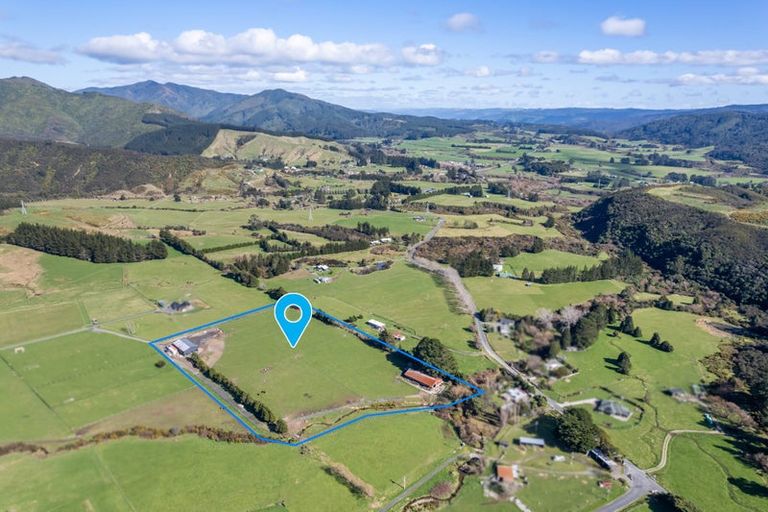Photo of property in 8 Turksma Lane, Kaitoke, 5018