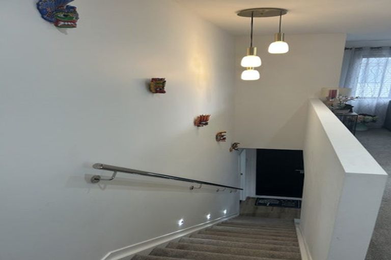Photo of property in 43c Beach Road, Pahurehure, 2113