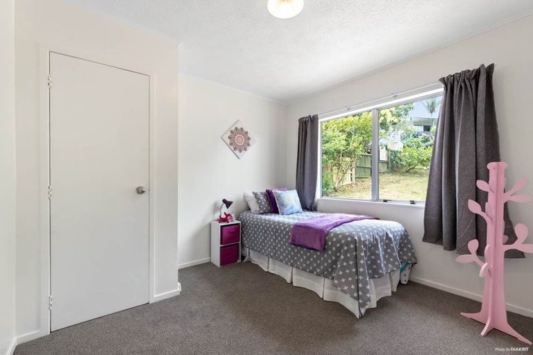 Photo of property in 18 Aldern Road, Massey, Auckland, 0614