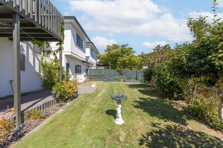 Photo of property in 2 Pipi Street, Two Mile Bay, Taupo, 3330