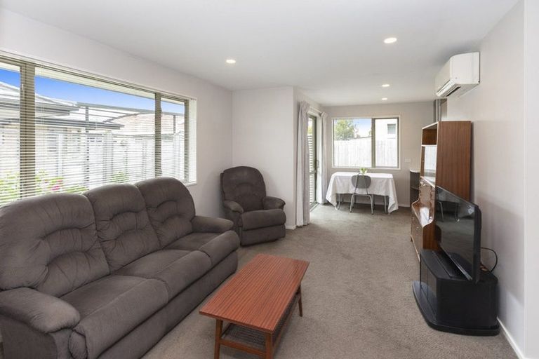 Photo of property in 2/67 Marshland Road, Shirley, Christchurch, 8061