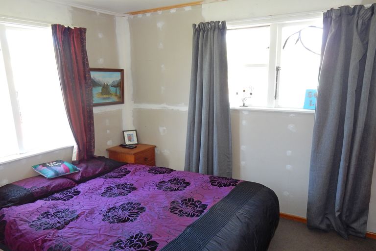 Photo of property in 17 Blyth Street, Holmes Hill, Oamaru, 9401