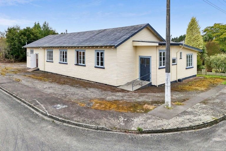 Photo of property in 17 Hampden Street, Murchison, 7007