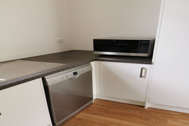 Photo of property in 92b Kelburn Parade, Kelburn, Wellington, 6012