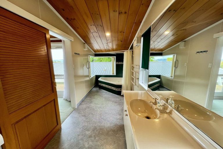 Photo of property in 6 Bernard Street, Two Mile Bay, Taupo, 3330