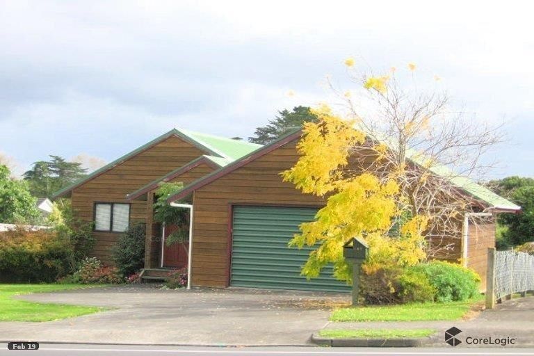 Photo of property in 147 Botany Road, Botany Downs, Auckland, 2010
