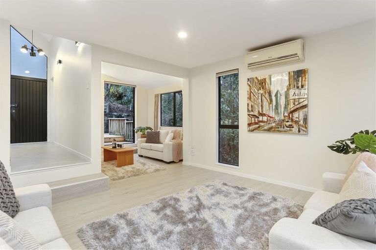 Photo of property in 2/20a Rawene Road, Birkenhead, Auckland, 0626