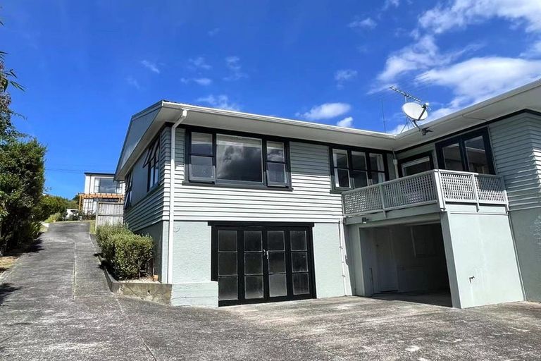 Photo of property in 1/13 Newhaven Terrace, Mairangi Bay, Auckland, 0630