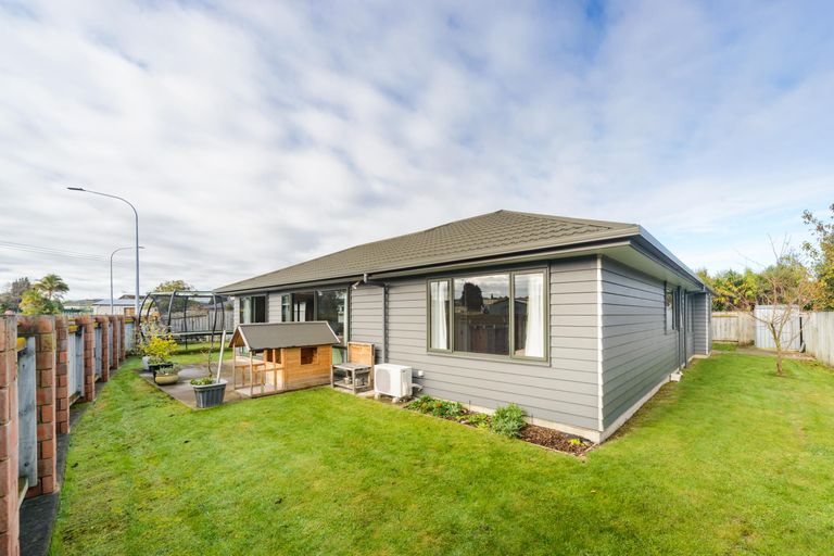 Photo of property in 8 Angelina Way, Kelvin Grove, Palmerston North, 4414