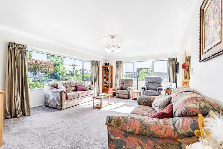 Photo of property in 21 Burn-murdoch Street, St Andrews, Hamilton, 3200