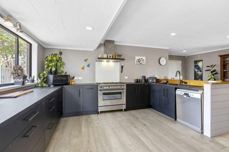 Photo of property in 68 Brois Street, Frankleigh Park, New Plymouth, 4310