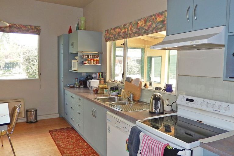 Photo of property in 2 Rees Street, Duntroon, Oamaru, 9494