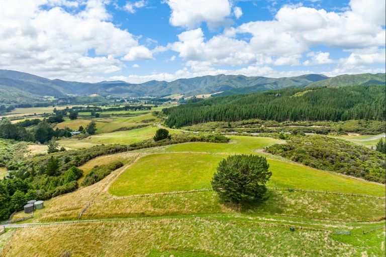 Photo of property in 7 Raikes Road, Kaitoke, Upper Hutt, 5018