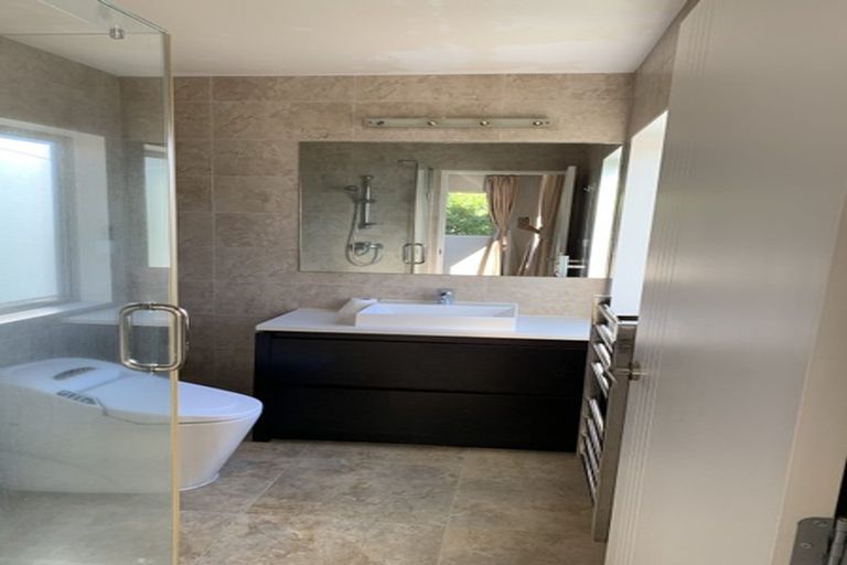 Photo of property in 6 Deele Close, Pinehill, Auckland, 0632