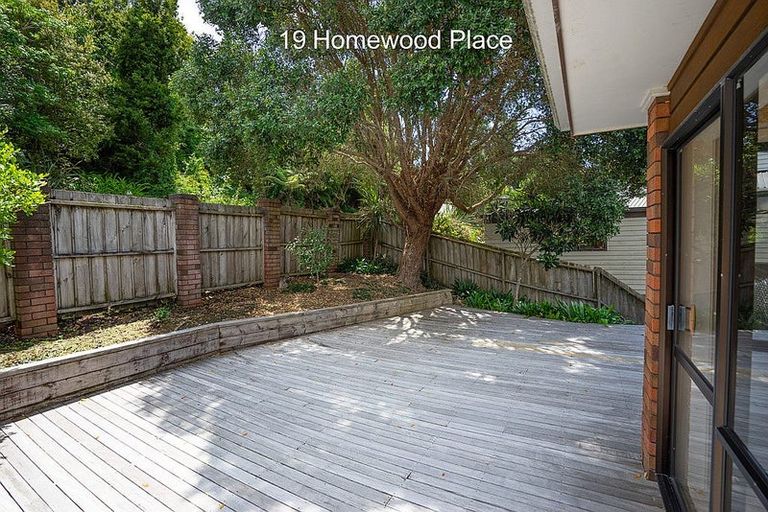 Photo of property in 17 Homewood Place, Chatswood, Auckland, 0626