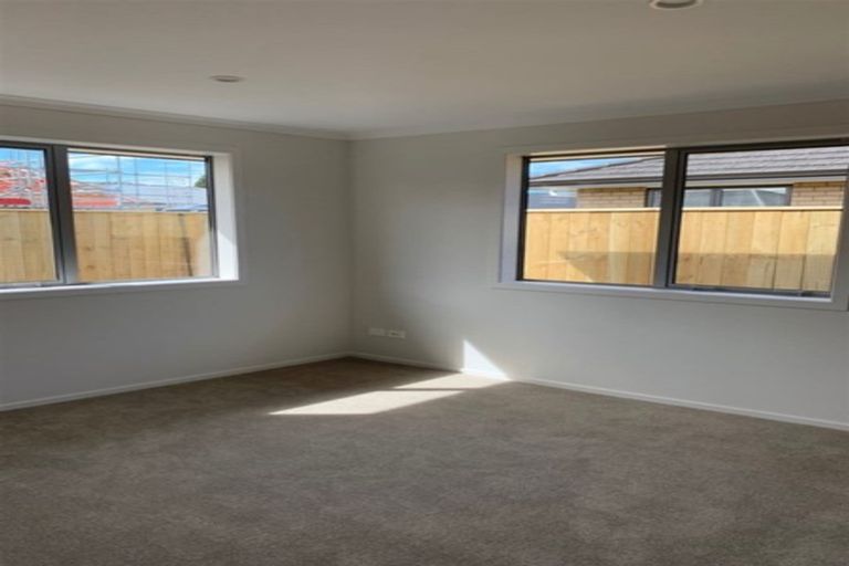 Photo of property in 12 Tarata Grove, Lansdowne, Masterton, 5810