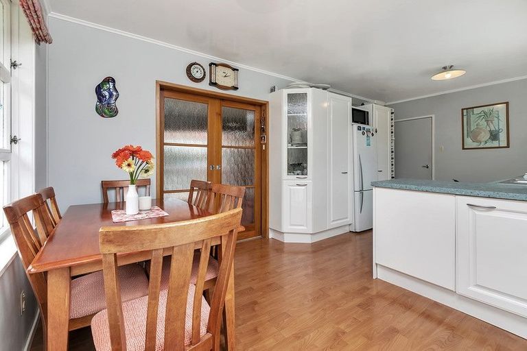 Photo of property in 21 Battle Place, Glenfield, Auckland, 0629