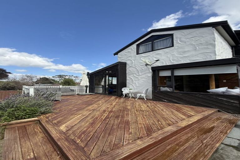 Photo of property in 99 Redoubt Road, Goodwood Heights, Auckland, 2105