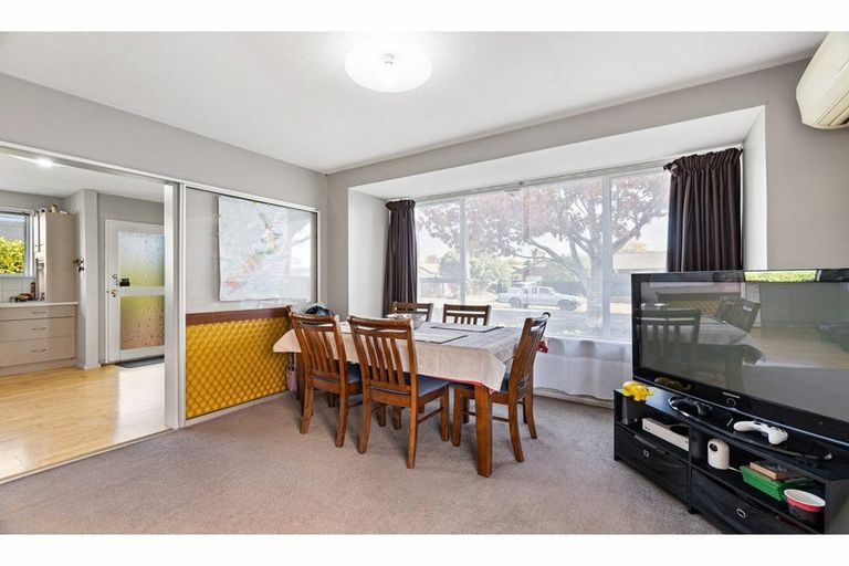 Photo of property in 12 Karnak Crescent, Russley, Christchurch, 8042