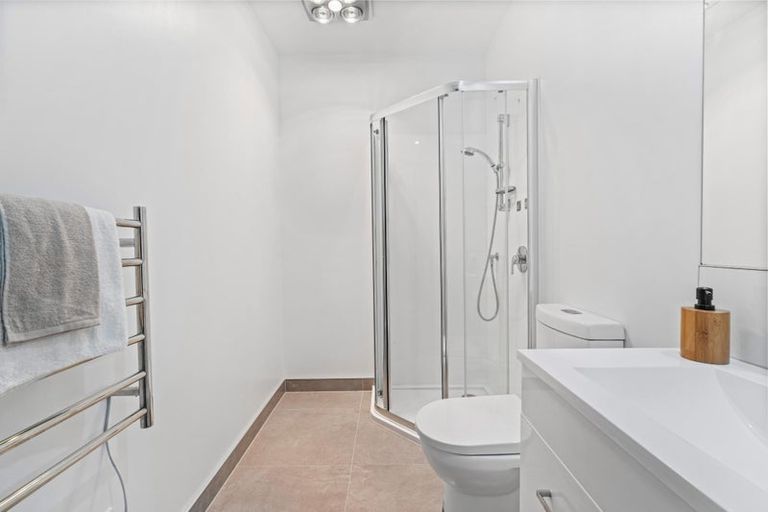 Photo of property in 37 Eileen Newey Place, Henderson, Auckland, 0612