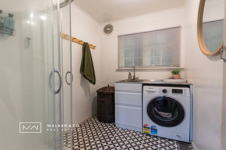 Photo of property in 4 Elmslie Road, Pinehaven, Upper Hutt, 5019