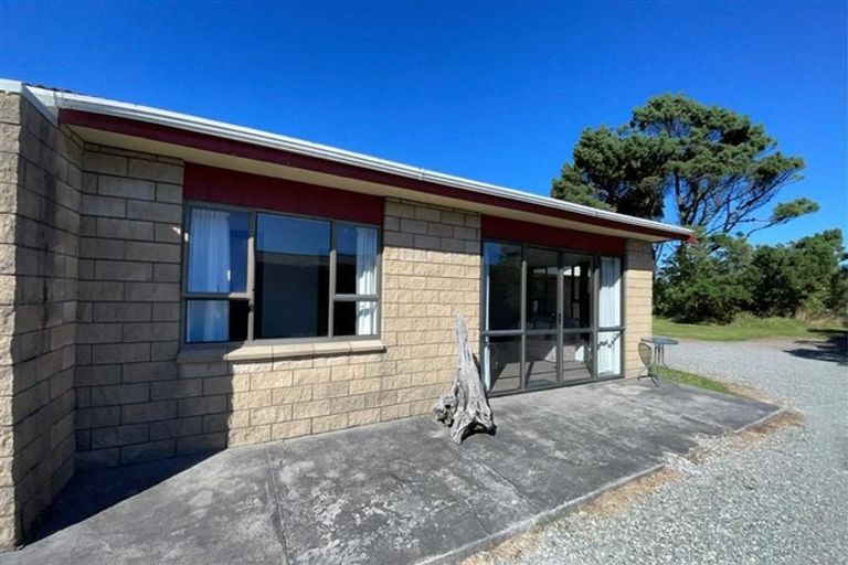 Photo of property in 122 Blake Street, Blaketown, Greymouth, 7805