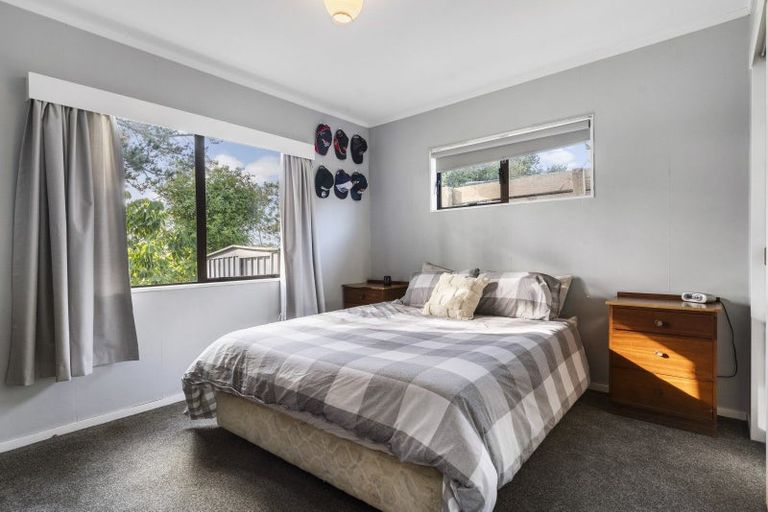 Photo of property in 58 Cobham Crescent, Kelston, Auckland, 0602