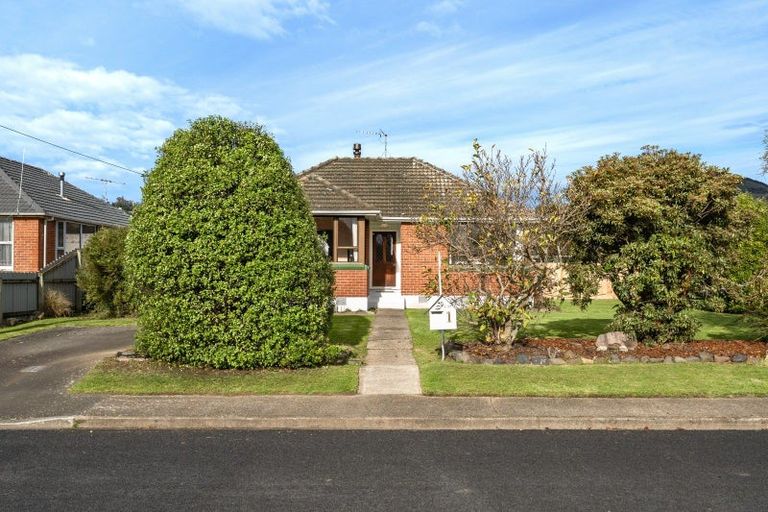 Photo of property in 1 Doon Street, Mosgiel, 9024