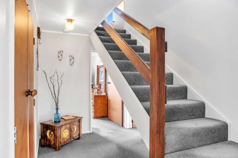 Photo of property in 7 Charisma Court, Kelvin Grove, Palmerston North, 4414