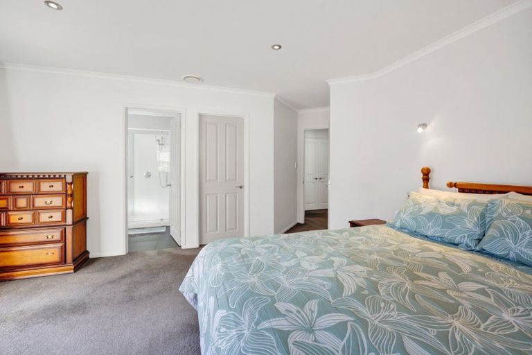 Photo of property in 90 Ridgewood Drive, Ridgewood, New Plymouth, 4371