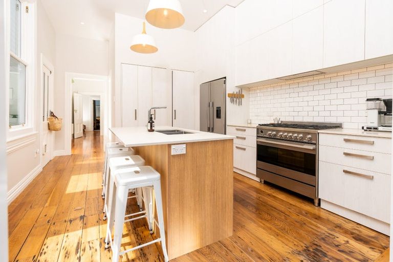 Photo of property in 84 Roxburgh Street, Mount Victoria, Wellington, 6011