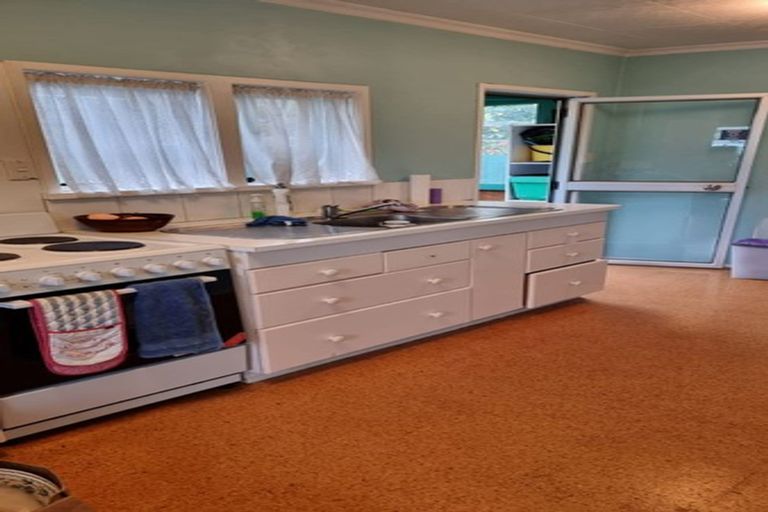 Photo of property in 7 Turei Road, Kawakawa Bay, Papakura, 2585