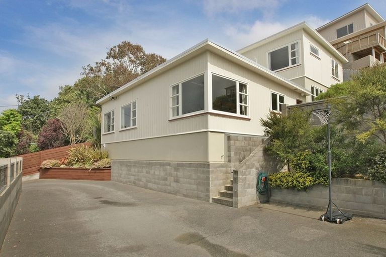 Photo of property in 64 Eden Street, Island Bay, Wellington, 6023