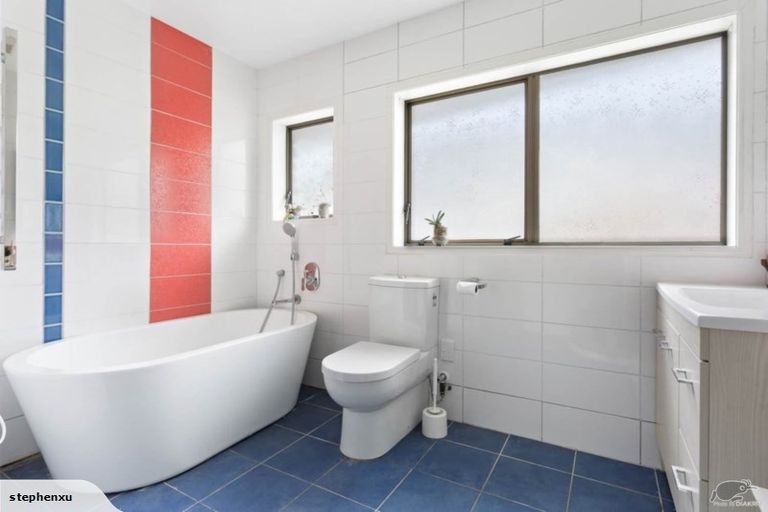 Photo of property in 7 Kallista Place, Browns Bay, Auckland, 0630