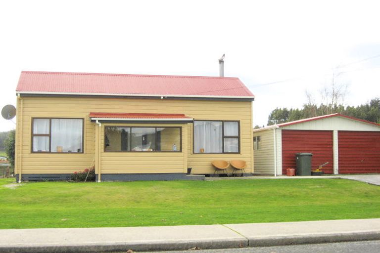 Photo of property in 31 Saint Catherine Street, Kaitangata, 9210