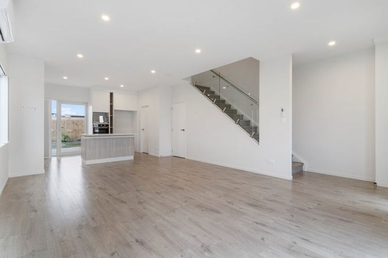 Photo of property in 5b Poruru Close, Papakura, 2110