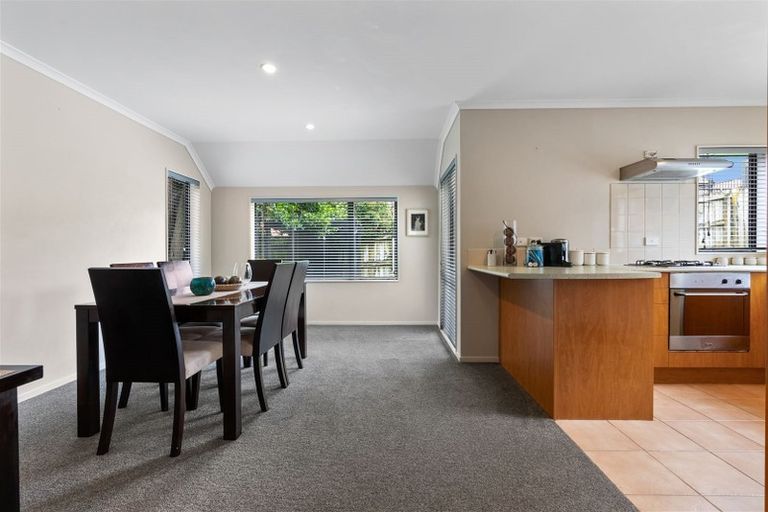 Photo of property in 31d Chieftain Rise, Goodwood Heights, Auckland, 2105